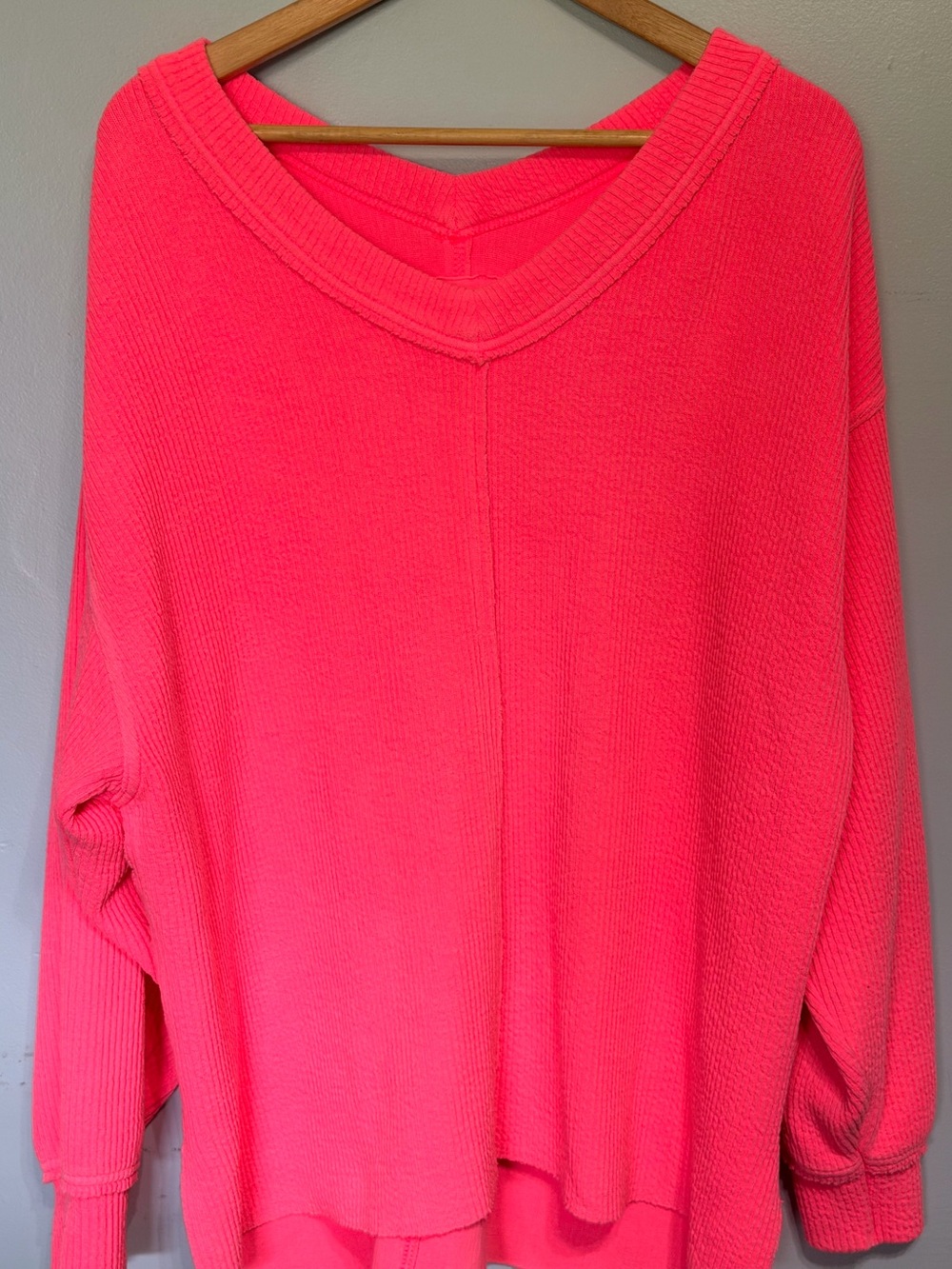 Aerie V-Neck Oversized v-neck Sweatshirt in Hot Pink size medium